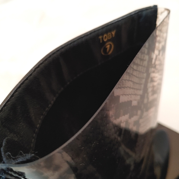 So Me black & transparent snakeskin printed 4.5in heeled boots. Size 7 - Picture 8 of 11
